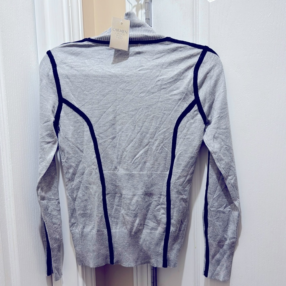 Brand new long sleeves Carman Marc Valvo thin turtleneck sweater.